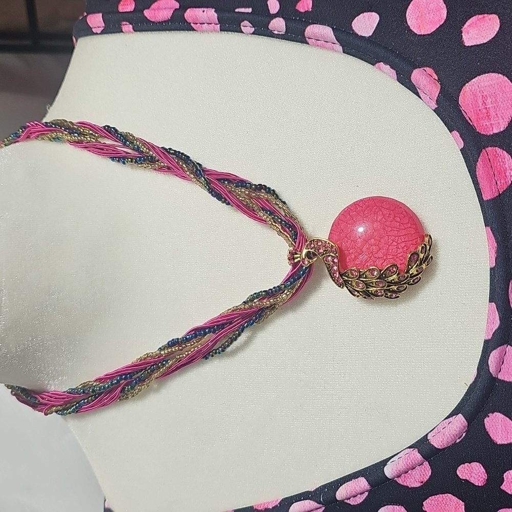 NWT Pink Peacock Round Stone w/ Pink Crystals and muti-color beaded Necklace